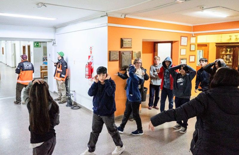 Defensa Civil Municipal realiza simulacros en instituciones educativas