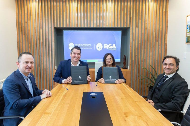 Río Grande y el STJ firman convenio para acercar la justicia a la ciudadanía