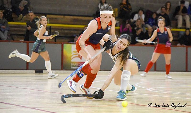 Comienza el show del hockey en Calafate