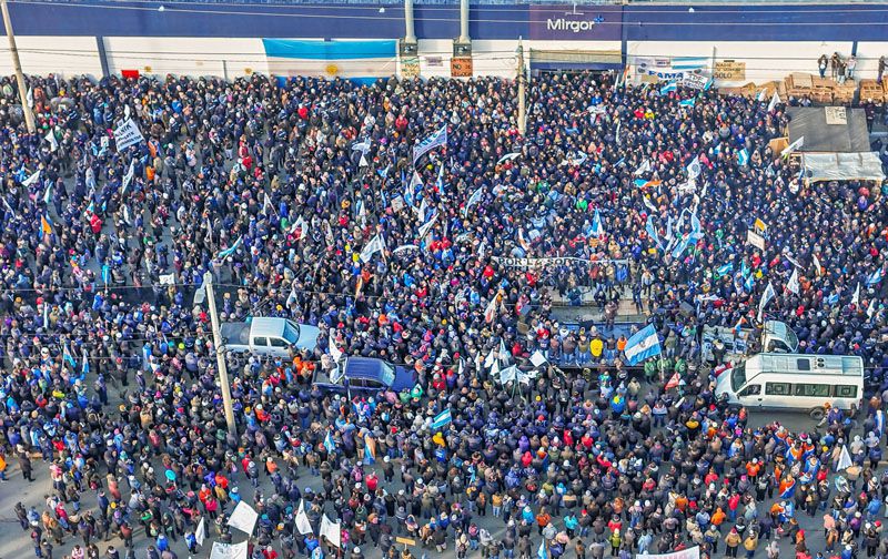 Amplia adhesión al paro en defensa del trabajo y la industria