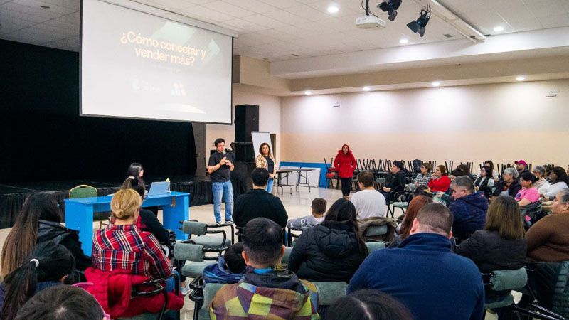 Capacitación en redes sociales y comercio electrónico