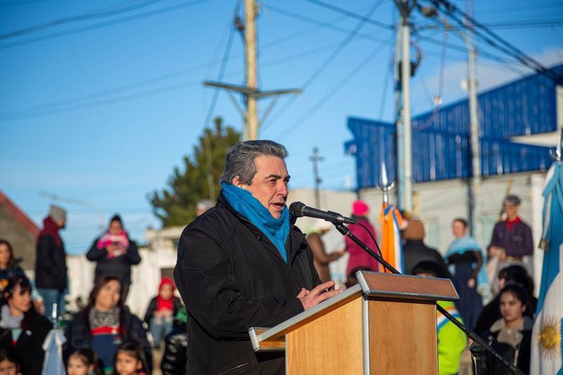 Becerra: “Renovemos nuestro compromiso con la patria”