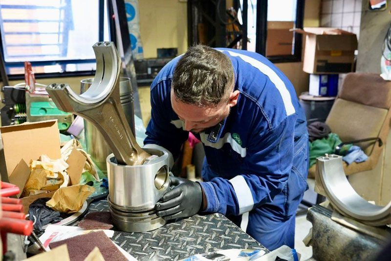 Sigue la reparación del generador de Tolhuin