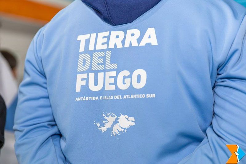 Orgullo fueguino: Identidad y resistencia en cada prenda