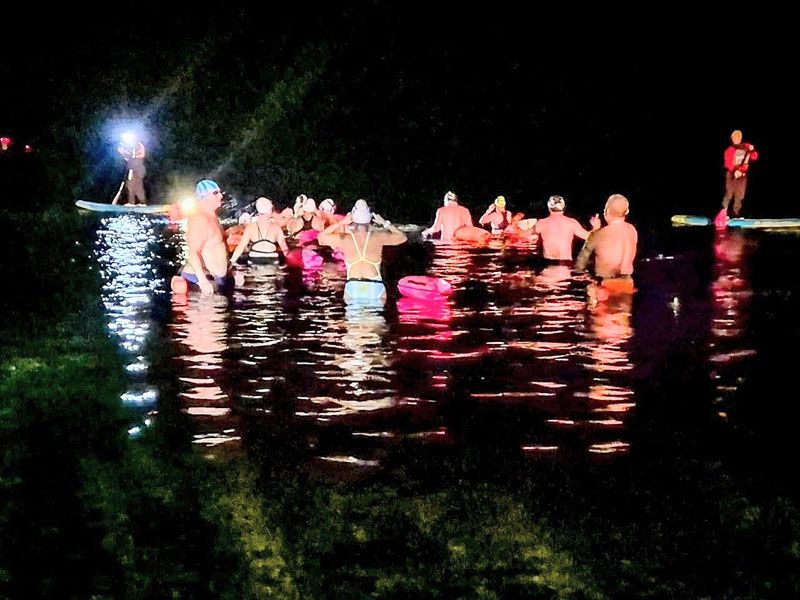 20 nadadores recibieron el invierno en el Canal Beagle