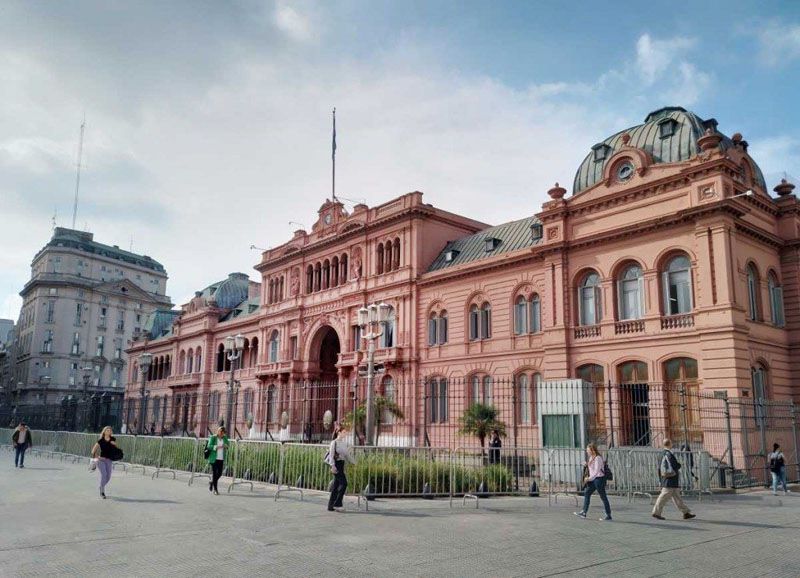 El Gobierno asignó más recursos para sueldos, subsidios y funcionamiento