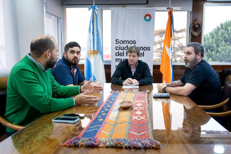 El Gobernador se reunió con representantes del sindicato de vialidad nacional 