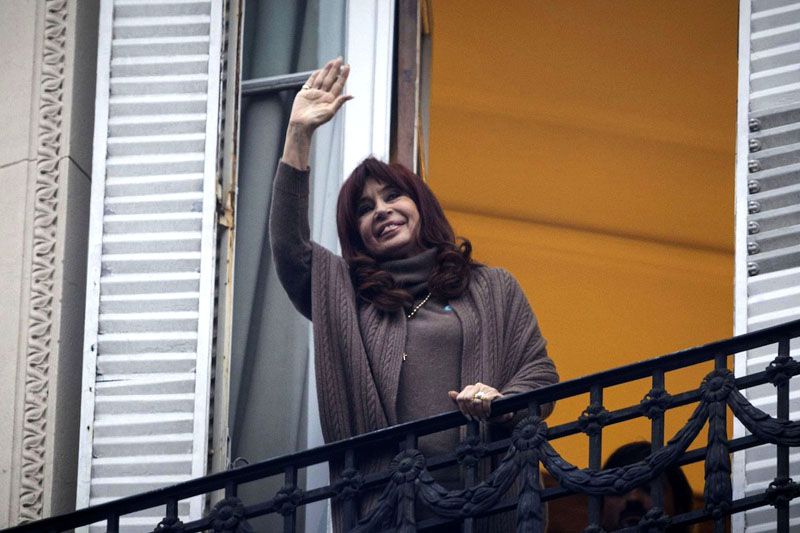 Intiman a Cristina Kirchner y el resto de los condenados a pagar más de 600 mil millones