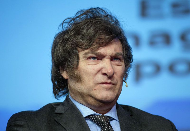 La imagen positiva de Milei bajó un 4% en el último mes