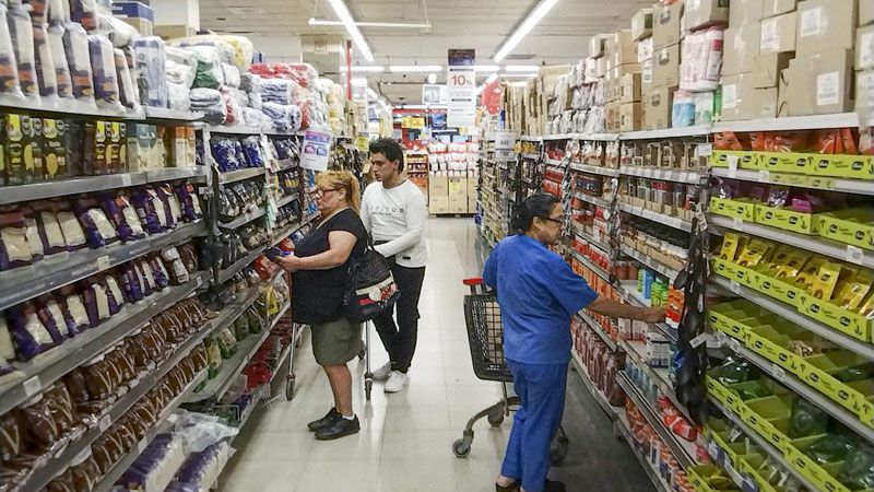 Aseguran que mejoró el poder de compra de alimentos esenciales de la canasta básica
