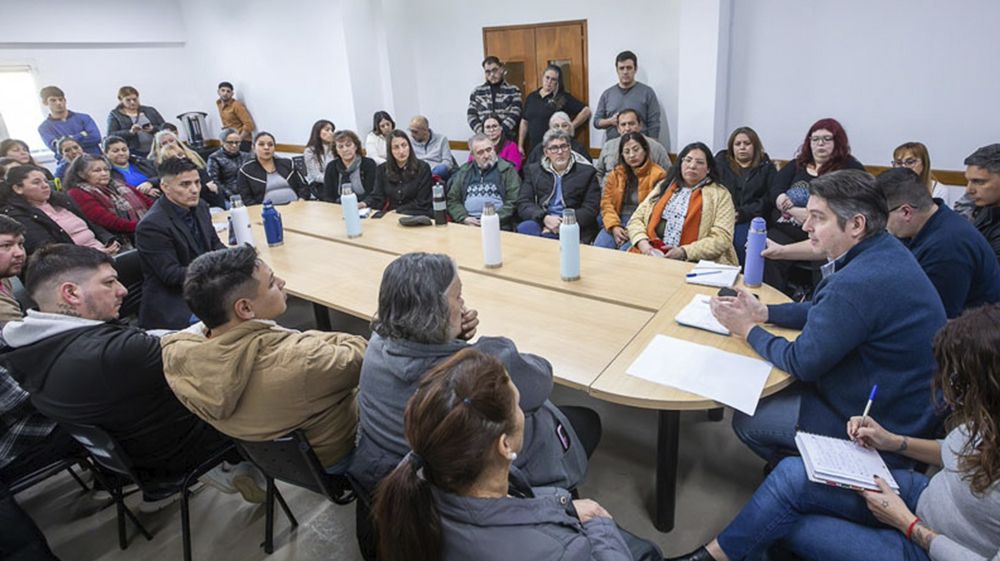 Perez dialogó con vecinos para planificar acciones post-invierno