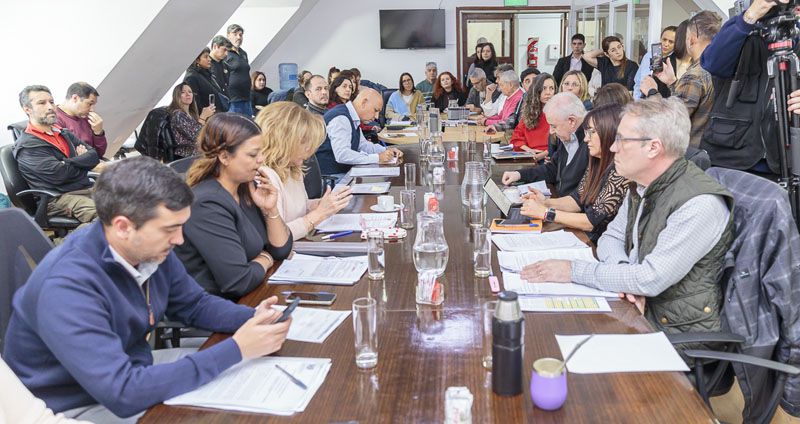 Tras el receso se retoma el debate por la salmonicultura 