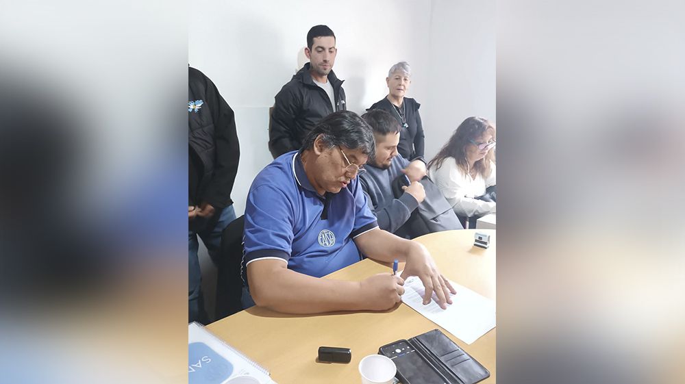 El gobierno ofreció mejora salarial posible de afrontar