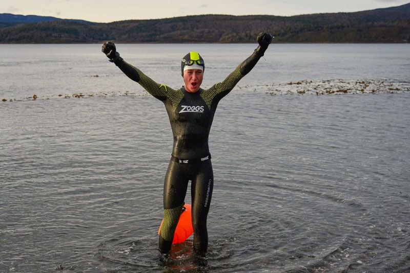 La Municipalidad acompañó el cruce a nado del Canal Beagle