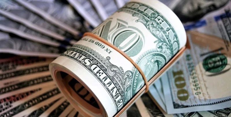 El dólar oficial marcó un salto y cerró por encima de los $1.400 