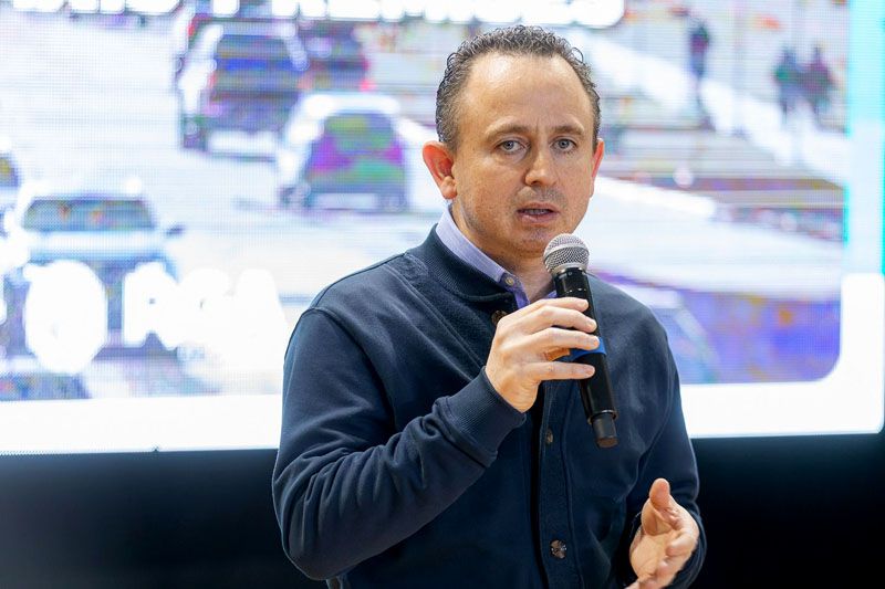 Díaz exige la reactivación de obras nacionales paralizadas 
