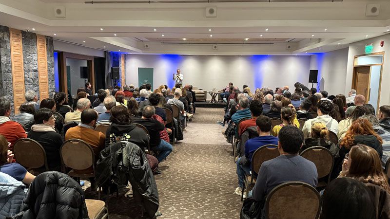 Hugo Alconada Mon presentó “Topos” y reflexionó sobre el periodismo de investigación