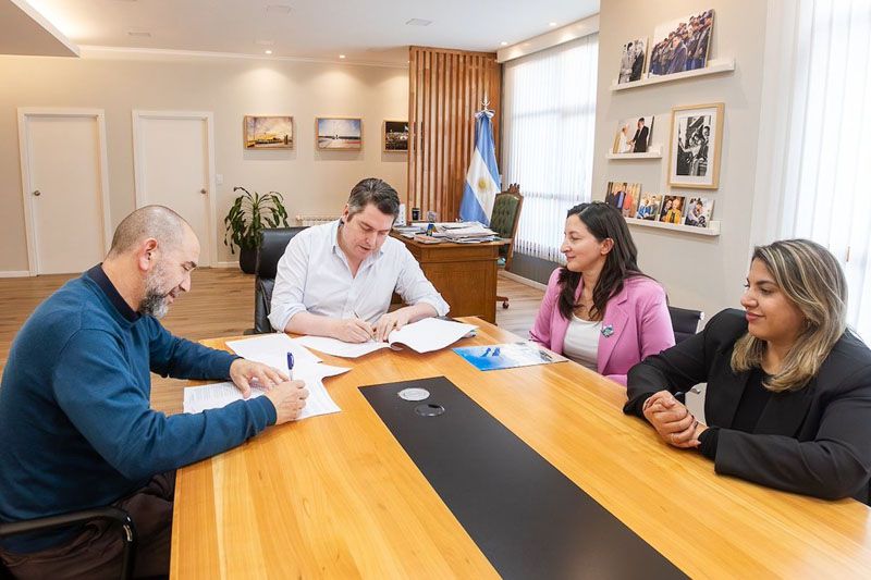 Río Grande y CLACSO renuevan alianza para fortalecer las capacidades del Estado Municipal