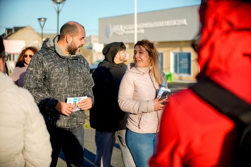 ¨Levantamos las banderas de los fueguinos frente a la motosierra de Milei”