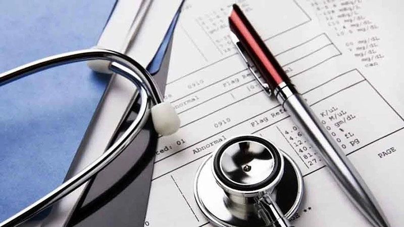 Cada vez más gente deja de pagar la prepaga y vuelve al hospital público