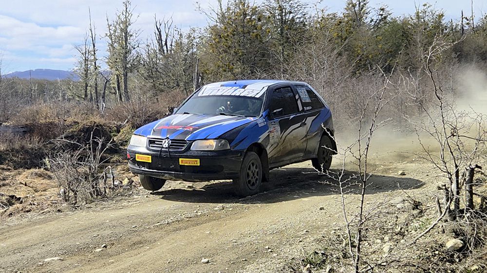 Alvarez (h) se quedó con el Rally de Tolhuin
