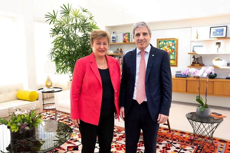 Titular del FMI dijo que trabaja en “estrecha colaboración” con Caputo