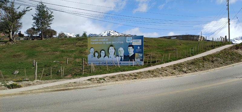 Las elecciones pasan, los carteles quedan