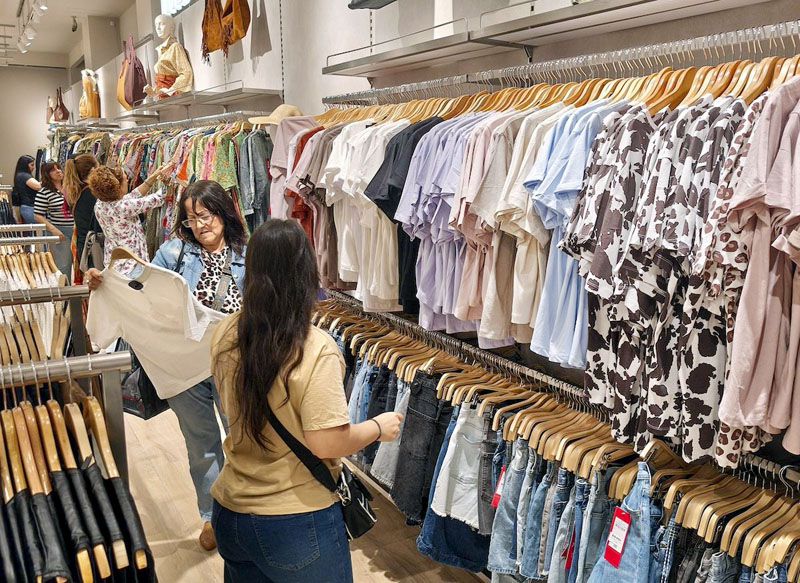El consumo de bienes y servicios registró caída en septiembre