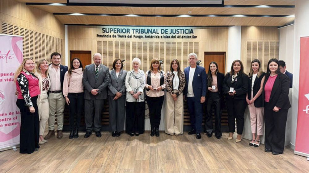 Comenzó en Ushuaia el conversatorio ‘Octubre Rosa’ 