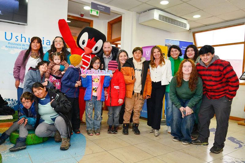 Estudiantes de Ushuaia compartieron una navegación por el Canal Beagle