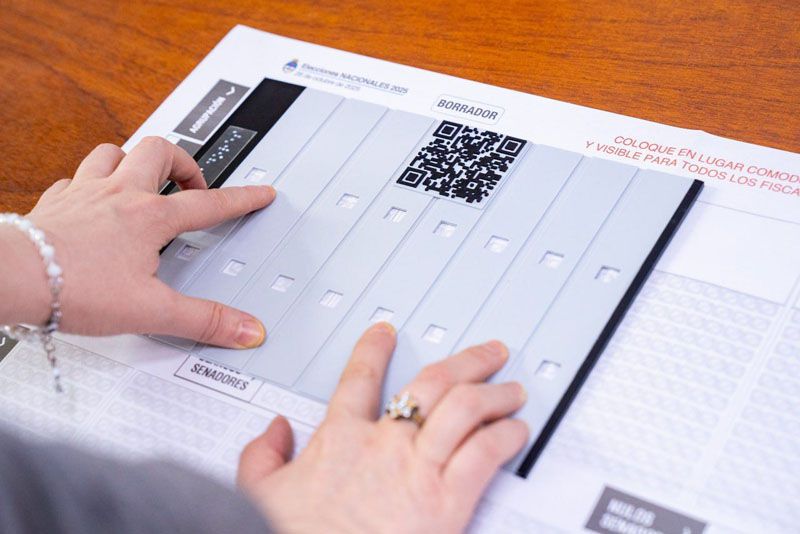 Prueba piloto de voto accesible para discapacitados visuales 