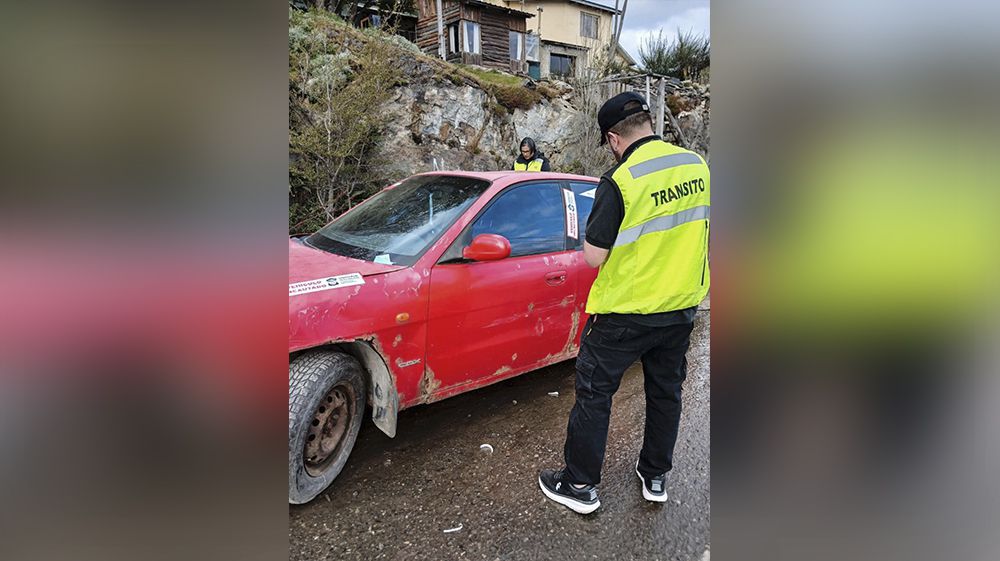 La Municipalidad retira vehículos abandonados en la vía pública 