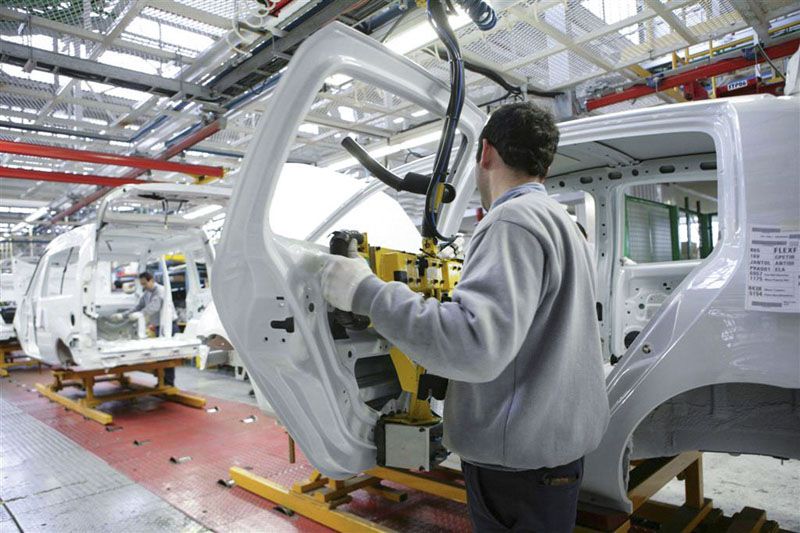 Aumentó el patentamiento interanual en octubre pero cayó 7,6% el mensual 