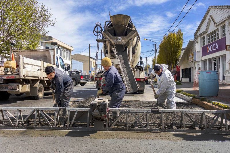 Río Grande intensifica la recuperación de su red vial