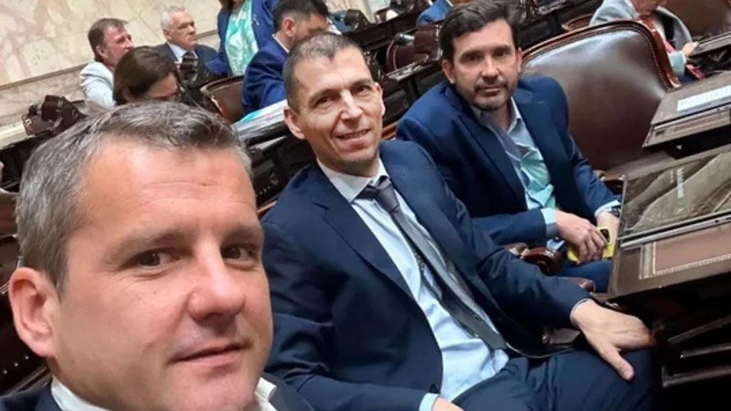 Tres diputados se suman a La Libertad Avanza