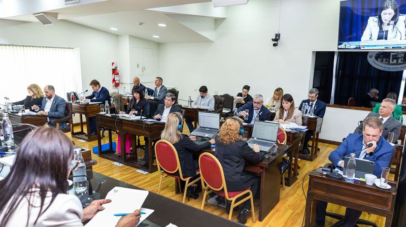 Por mayoría cambió la regulación de la salmonicultura 