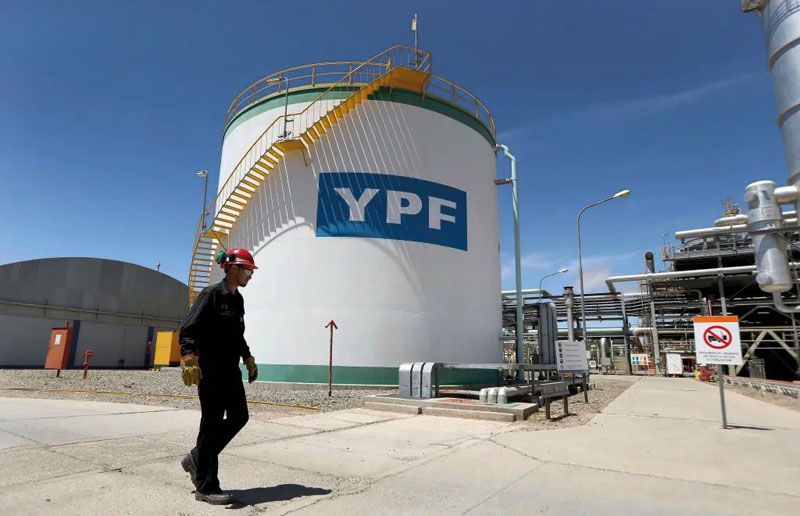 Petroleros piden apoyo de legisladores e intendentes del PJ