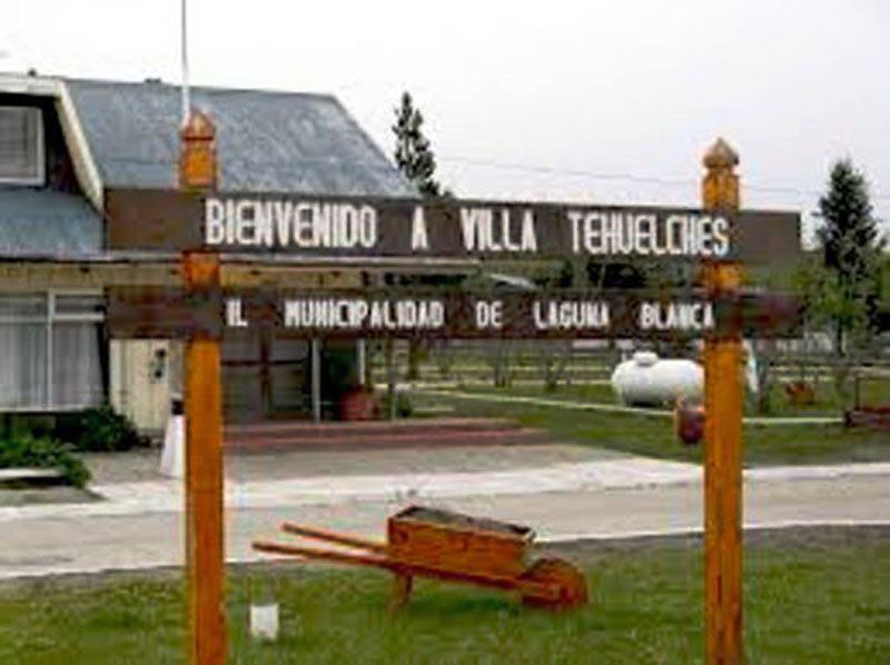 Fundan la comuna de Laguna Blanca en la costa del estrecho 