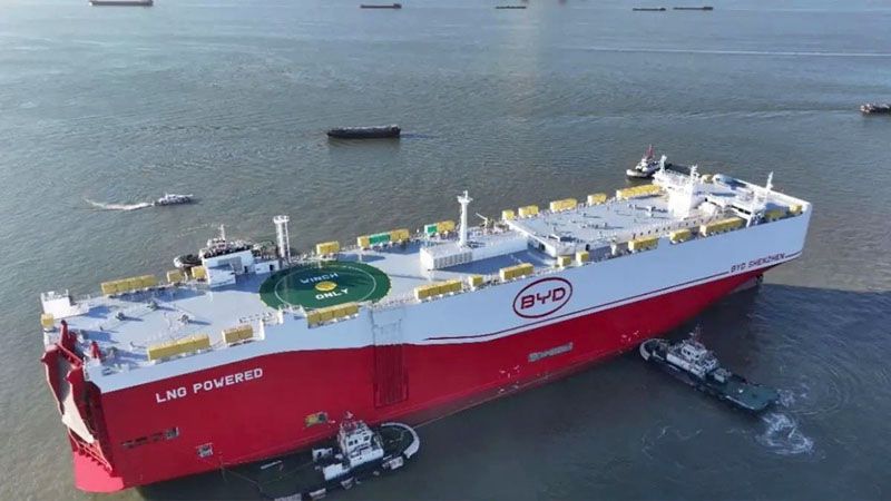 Llega un barco con más de 5.000 autos chinos 