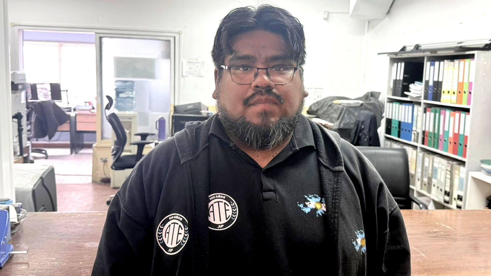 ¨Milei usurpa el Puerto, como los ingleses las Malvinas¨