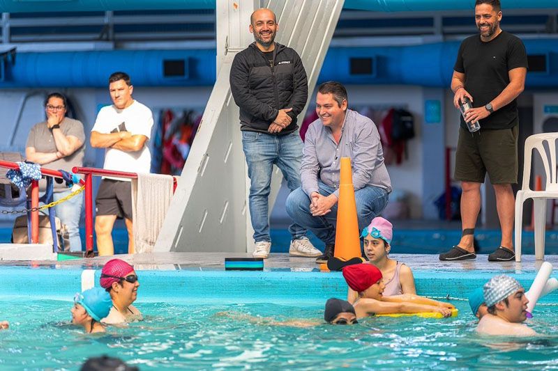 Perez participó de la jornada de pileta libre