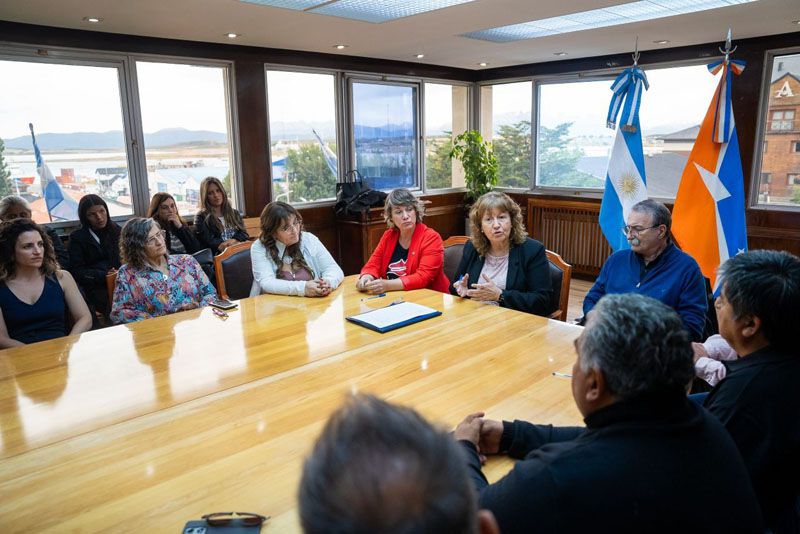 La Provincia garantiza salarios y estabilidad laboral de los porturarios