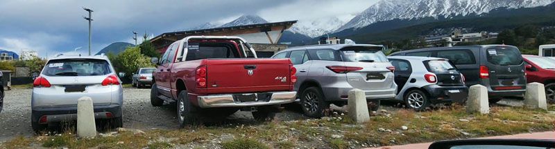 Salón a cielo abierto, showroom gratis y reglas opcionales