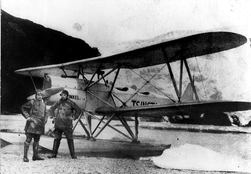 Plantaron un roble en honor al aviador alemán Plüschow