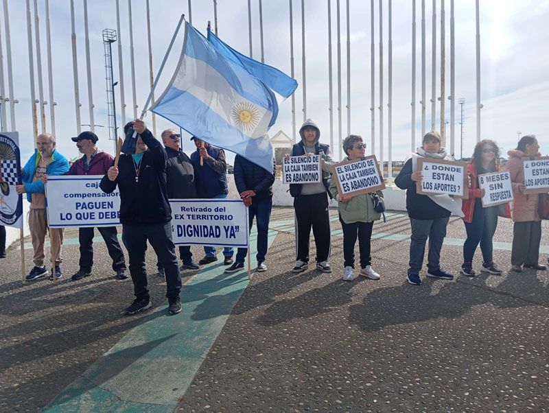 Déficit y amparos complican a la Caja Policial