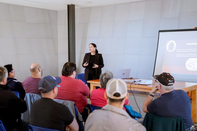 Capacitación en emprendedurismo de mar y desarrollo local