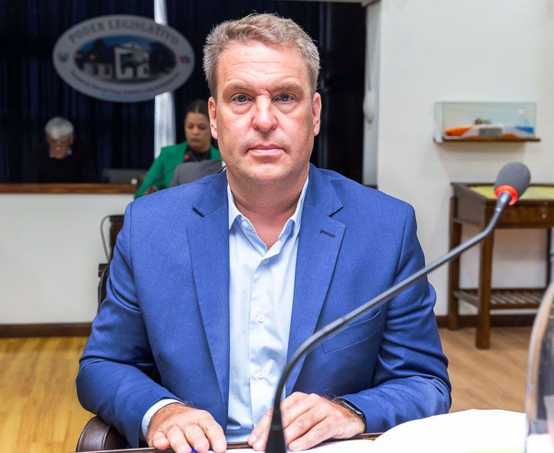 Paridad y reemplazo por género 