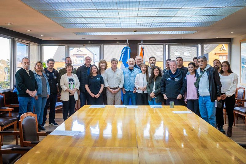 Amplio respaldo político y sindical frente a la intervención nacional