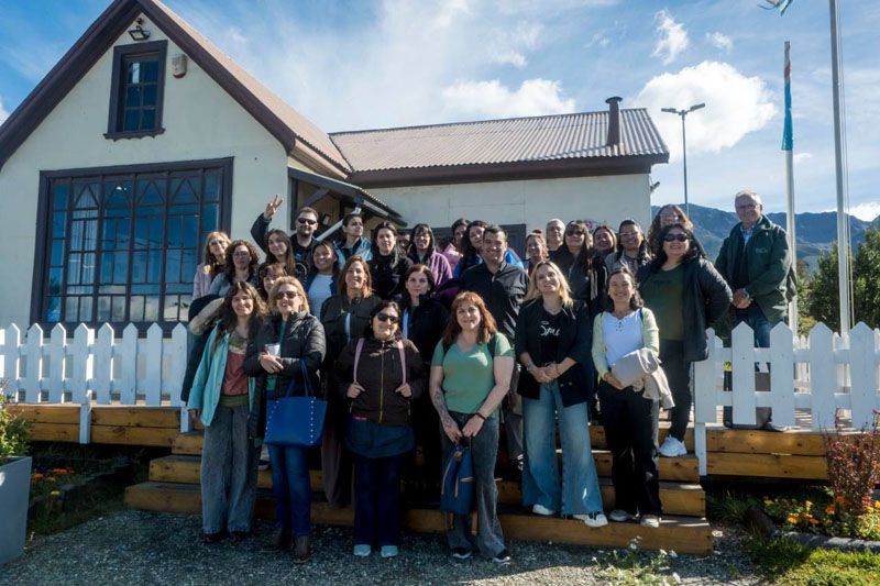 Bibliotecarios visitaron el Espacio Pensar Malvinas 