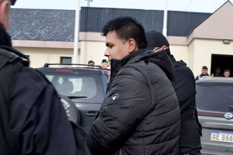 Exoneran a oficial condenado por estafas 